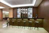 Bar, Kafe, dan Lounge Harper Perintis by ASTON