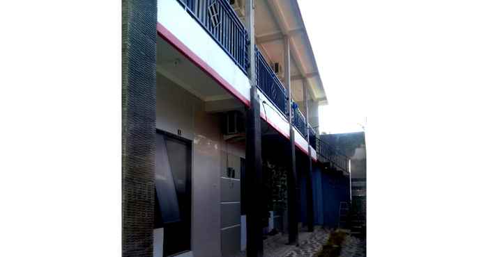 Exterior Penginapan Hello