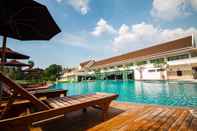 Swimming Pool Bangsaen Heritage Hotel