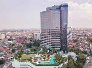 JW Marriott Hotel Surabaya, Rp 1.999.999