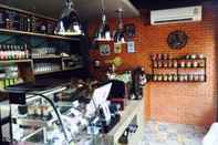 Bar, Kafe, dan Lounge Loft Mania Boutique Hotel