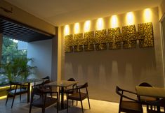 Restaurant 2 Vinotel Cirebon
