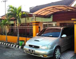 Exterior 2 Comfort Place at Homestay Kasuari 1