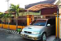 Exterior Comfort Place at Homestay Kasuari 1