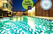 Kolam Renang 2 The Duchess Hotel (SHA Plus Certified)