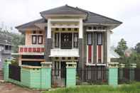 Bangunan Villa Sinar Pusaka Hijau