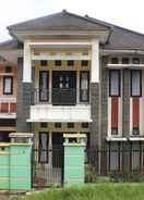 EXTERIOR_BUILDING Villa Sinar Pusaka Hijau