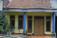 Exterior Rumah Sewa T-Imas Darajat