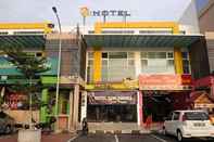 Bangunan Golden Roof Hotel Seri Iskandar