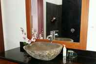 In-room Bathroom Villa Cinta Umalas