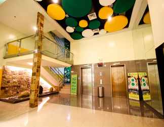 Lobby 2 Go Hotels Iloilo