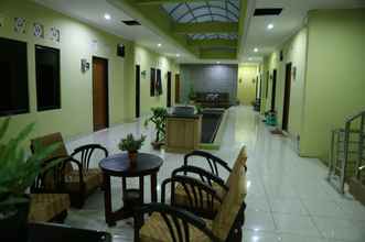 Lobby 4 Cozy Room Syariah near UMS at Griya Larasati 