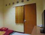 BEDROOM Low-cost Room in Surabaya City by Ibu Kun