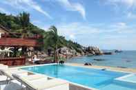 สระว่ายน้ำ Silver Beach Resort