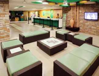 Lobby 2 Go Hotels Butuan