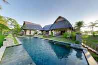 Swimming Pool Sun Spa Bungalow & Villa