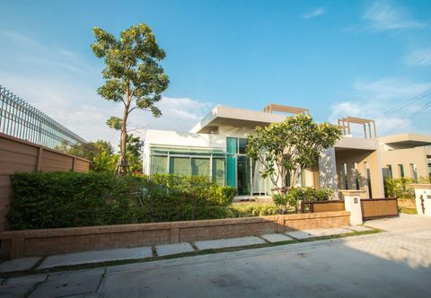 Lain-lain Baan Rim Talay