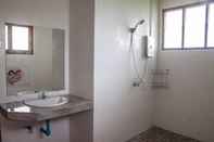Phòng tắm bên trong Borhin Resort