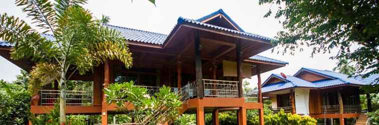 Bangunan Borhin Resort