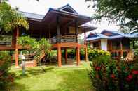 Bangunan Borhin Resort