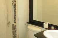 In-room Bathroom Kawana Hotel