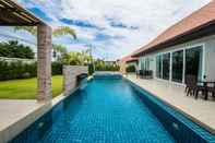 สระว่ายน้ำ The Ville Jomtien Pool Villa