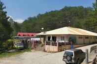 Exterior The Rusty Nail Inn and Cafe