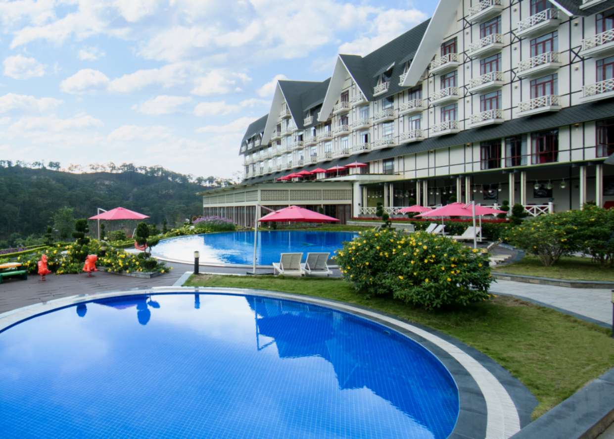 Hồ bơi - Swiss-Belresort Tuyen Lam Dalat