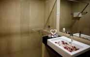 In-room Bathroom 7 Cathayana Hotel Kuantan