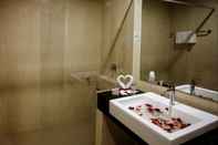 In-room Bathroom Cathayana Hotel Kuantan