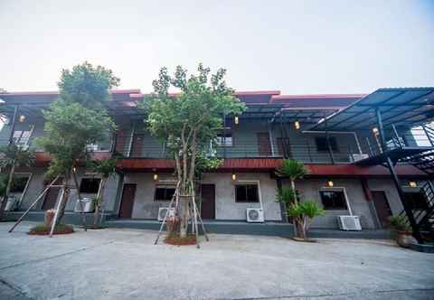 Bangunan First Residence