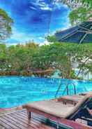 SWIMMING_POOL เบิร์ด แอนด์ บี รีสอร์ท