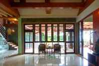 Lobby The Villa Hacienda