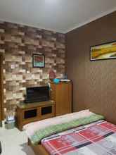 Bedroom 4 Cozy Room Syariah near UMS at Wisma Salsabilla