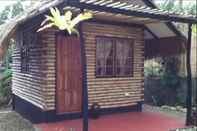 Exterior Subli Guest Cabins