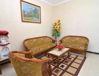 Lobby 2 Nabilah Homestay (Three Bedroom)