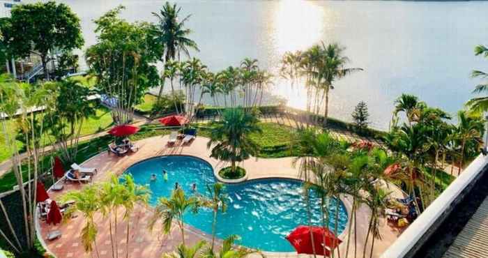 Swimming Pool Century Riverside Hue