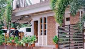 Bangunan 6 Baywalk Garden Pension House and Restaurant