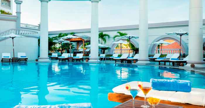Kolam Renang Sunrise Nha Trang Beach Hotel & Spa