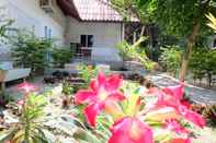 Lobby Paradise Bungalows (Dormitary Zone)