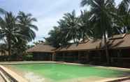 Kolam Renang 2 Janely Resort