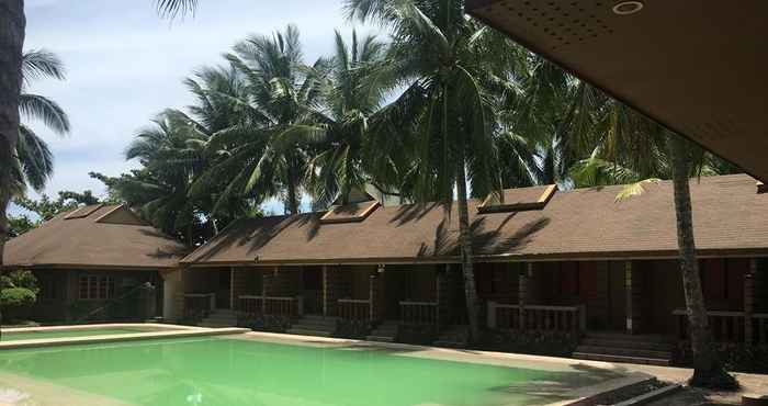 Kolam Renang Janely Resort