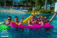 Kolam Renang Infinity Beach Club