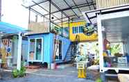 Luar Bangunan 2 Think & Retro Cafe Lipa Noi