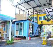 Exterior 2 Think & Retro Cafe Lipa Noi