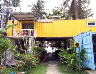 Bangunan 2 Think & Retro Cafe Lipa Noi