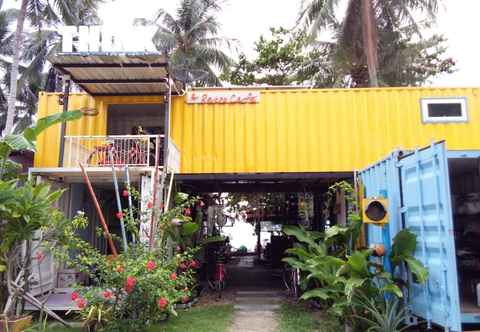 Exterior Think & Retro Cafe Lipa Noi