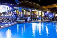 Swimming Pool Blue Dream Hostel 