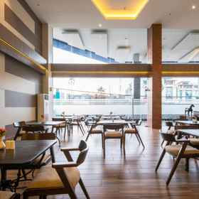 Restaurant 8 Hotel 88 ITC Fatmawati Panglima Polim By WH, Cilandak Town Square Hotels