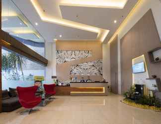 Lobby 2 Hotel 88 ITC Fatmawati Panglima Polim By WH